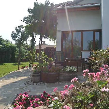 Guest house Zdravec Krapets (Dobrich)